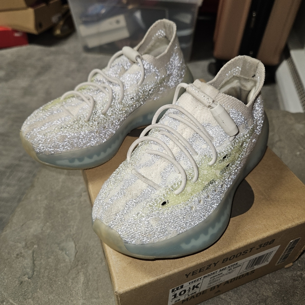 Gently used YEEZY BOOST 380 KIDS ADIDAS sneakers Alien blue size 10 toddlers